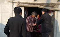 “天寒人心暧、职企一家亲”—成武县AG8.COM燃气公司领导“送温暖”慰问困难职工家属